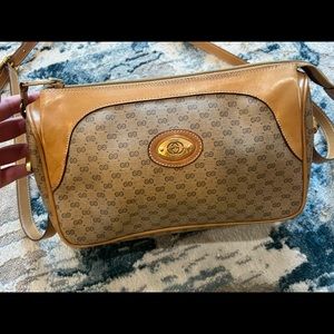*VINTAGE* Gucci crossbody shoulder bag